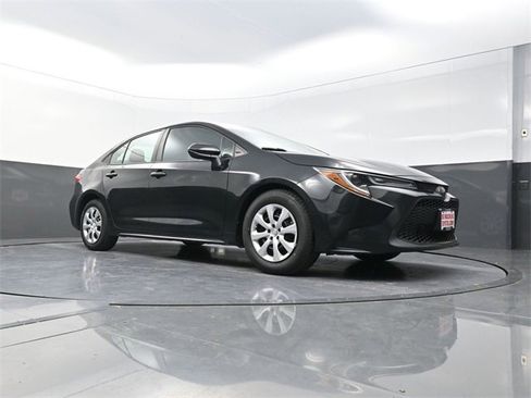 Used 2020 Toyota Corolla LE image 27