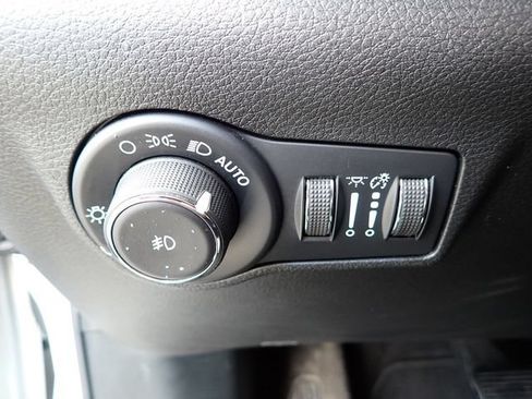Used 2025 Jeep Compass Limited AWD/4WD image 20