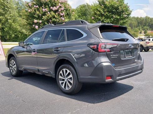 Used 2023 Subaru Outback Premium AWD/4WD image 7