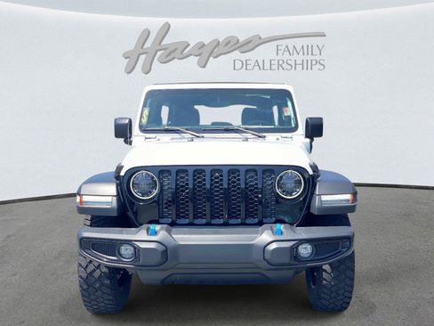 Used 2023 Jeep Wrangler Unlimited w/ Sun & Screen Package AWD/4WD image 10