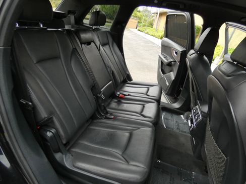 Used 2017 Audi Q7 3.0T Prestige w/ Prestige Package image 44