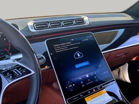 New 2024 Mercedes-Benz S 580 4MATIC Sedan image 9
