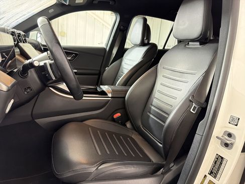 Used 2023 Mercedes-Benz GLC 300 4MATIC image 5