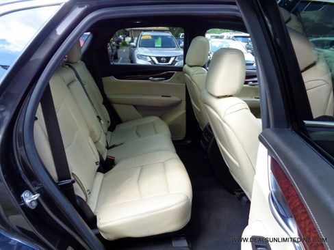 Used 2019 Cadillac XT5 Luxury w/ LPO, Radiant Package AWD/4WD image 24