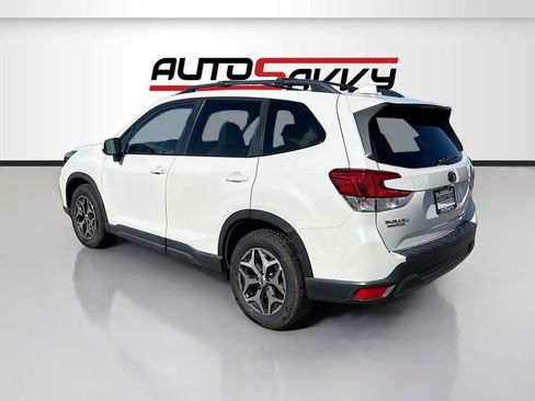 Used 2021 Subaru Forester Premium AWD/4WD image 5