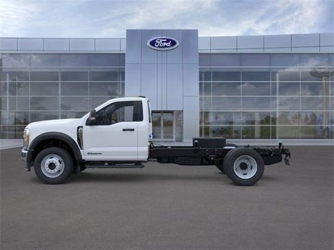 New 2026 Ford F550 4x4 Regular Cab Super Duty w/ XL Chrome Package image 32