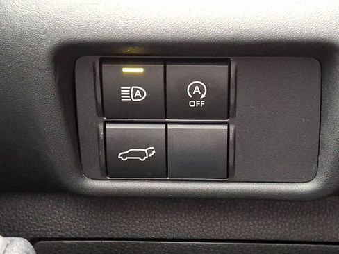 Used 2024 Toyota Highlander LE image 26