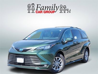 New 2025 Toyota Sienna XLE