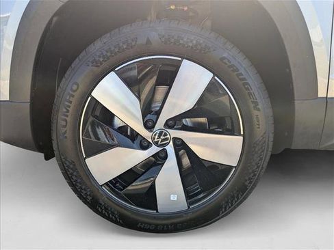 New 2025 Volkswagen Taos S image 9