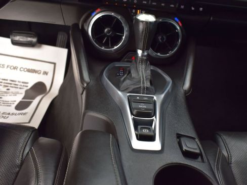 Used 2018 Chevrolet Camaro SS image 17