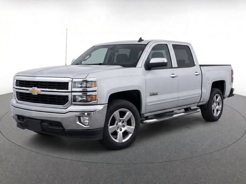 Used 2018 Chevrolet Silverado 1500 LT w/ Texas Edition RWD image 2