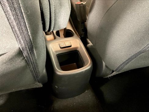 Used 2019 Nissan Kicks SV FWD image 11