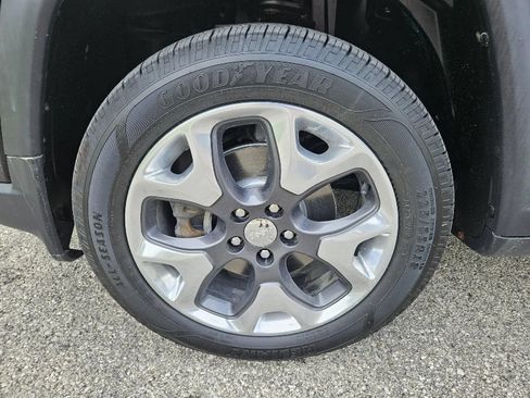 Used 2019 Jeep Compass Limited w/ Safety & Security Group AWD/4WD image 9