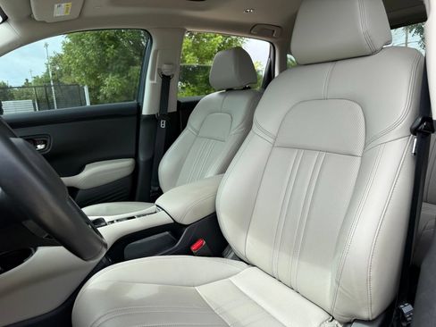 Used 2023 Honda HR-V EX-L image 10