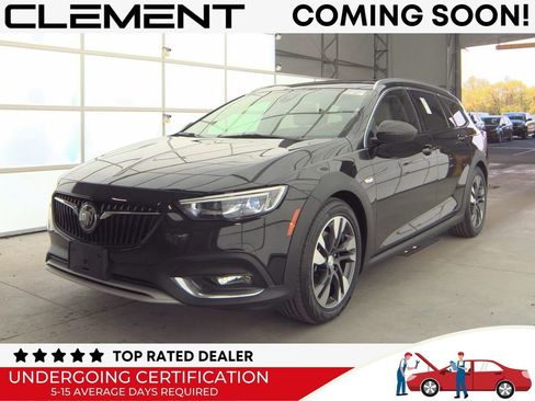 Used 2018 Buick Regal Essence w/ Driver Confidence Package #1 AWD/4WD image 1