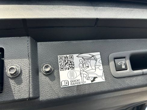 Used 2022 Toyota Sienna XLE image 24