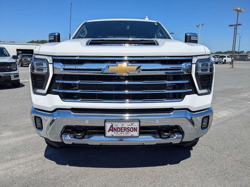 Used 2024 Chevrolet Silverado 2500 LTZ w/ LTZ Plus Package AWD/4WD image 9