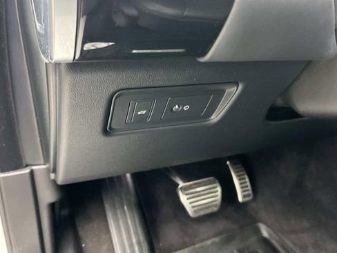 Used 2021 Land Rover Range Rover Sport HST image 32