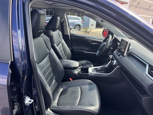 Used 2023 Toyota RAV4 XLE Premium AWD/4WD image 27
