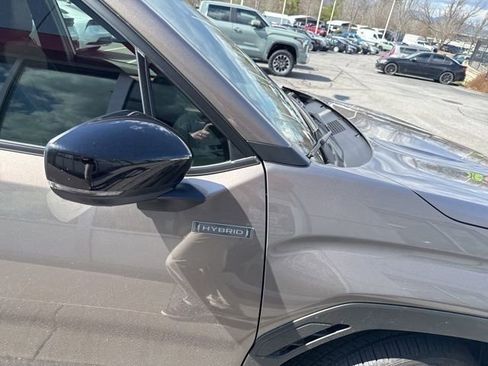 Used 2025 Subaru Forester Touring image 5