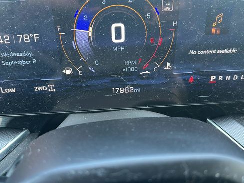 Used 2025 Chevrolet Tahoe RST w/ Comfort Package AWD/4WD image 8