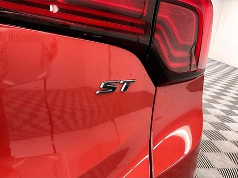 Used 2024 Buick Encore GX Sport Touring w/ Comfort Package image 8