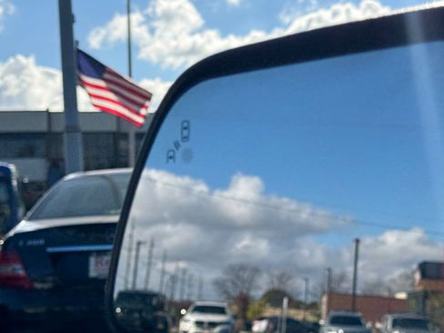 Used 2013 Ford Edge Limited w/ Driver Entry Pkg image 34