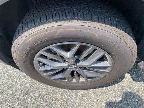 Used 2024 Nissan Rogue S AWD/4WD image 5