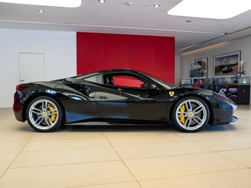 Certified 2016 Ferrari 488 GTB RWD image 7