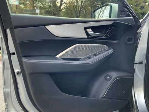 Used 2023 Acura MDX SH-AWD w/ Technology Package image 21