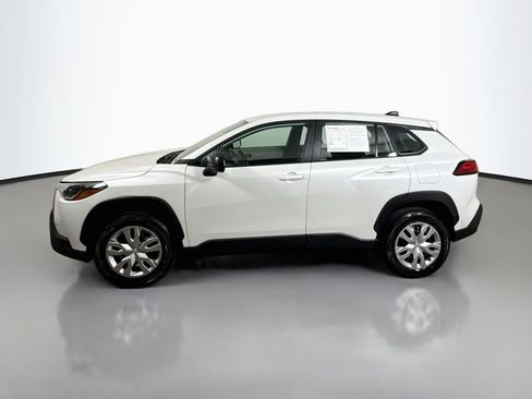 Certified 2025 Toyota Corolla Cross L FWD image 4