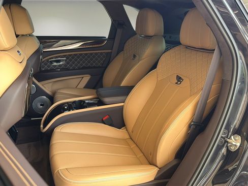 Certified 2023 Bentley Bentayga AWD/4WD image 15