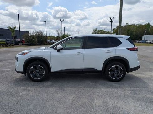 Used 2024 Nissan Rogue SV image 6
