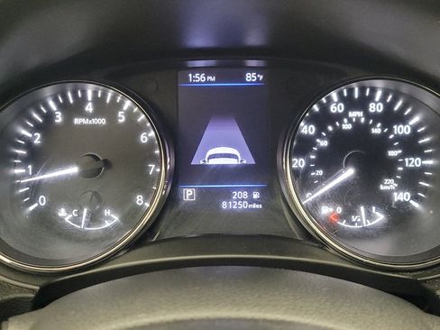 Used 2018 Nissan Rogue SV w/ Premium Package FWD image 23