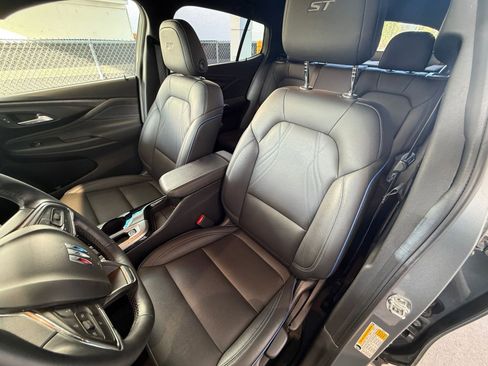Used 2025 Buick Envista Sport Touring image 36