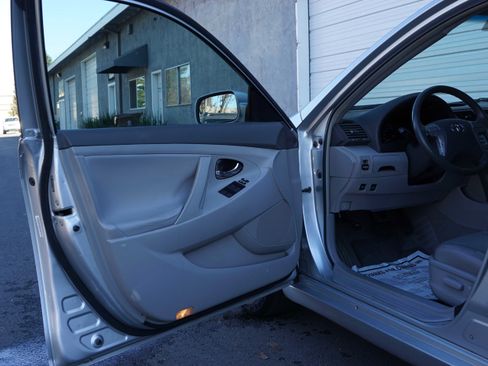 Used 2007 Toyota Camry Hybrid image 32