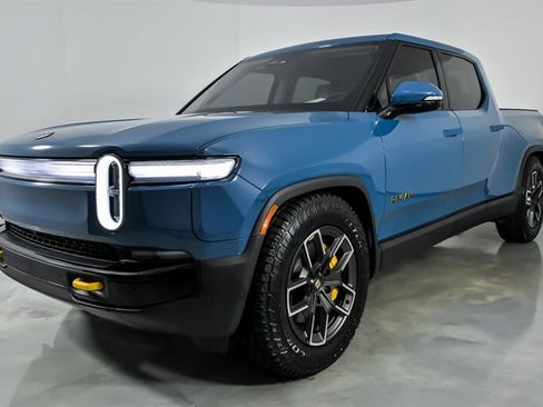 Used 2025 Rivian R1T Premium AWD/4WD image 6