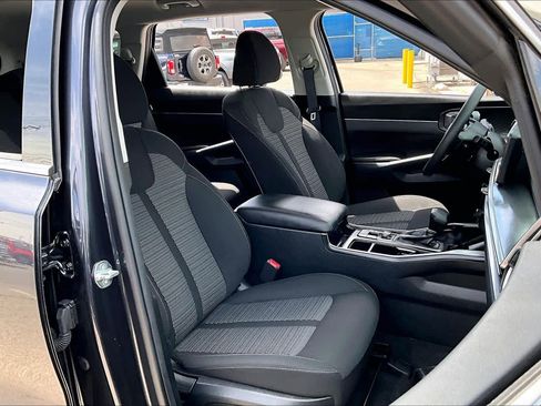 Used 2025 Kia Sorento LX FWD image 9