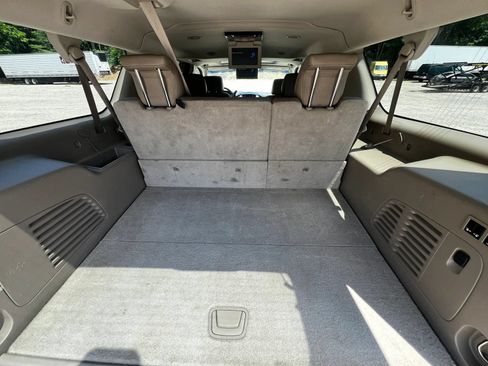 Used 2015 Chevrolet Suburban LTZ AWD/4WD image 16