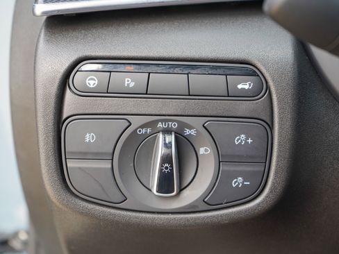 Certified 2025 INFINITI QX50 Sport image 19