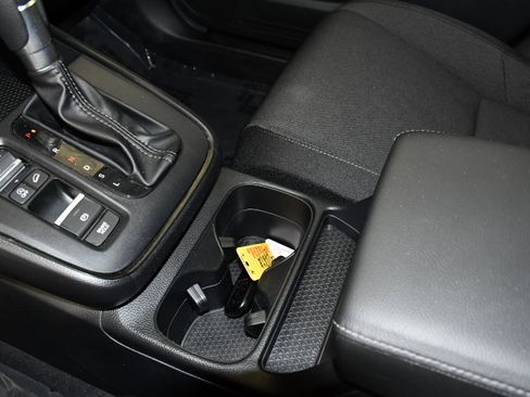 Certified 2025 Honda CR-V EX image 31