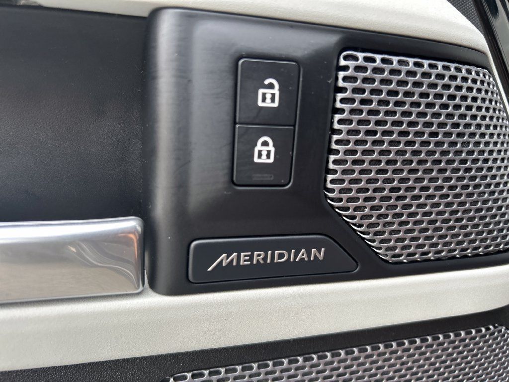 Used 2022 Land Rover Defender 90 S AWD/4WD image 24