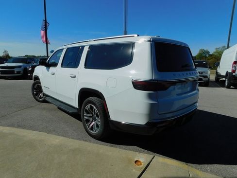 Used 2024 Jeep Wagoneer L Series II w/ Flexible Seating Group image 6