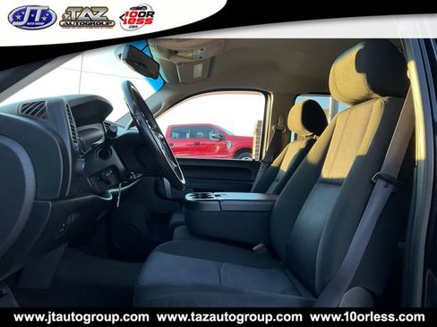Used 2011 GMC Sierra 2500 SLE w/ SLE Preferred Package AWD/4WD image 9