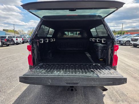 Used 2022 Chevrolet Silverado 2500 LTZ w/ LTZ Convenience Package AWD/4WD image 9