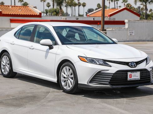 Certified 2022 Toyota Camry LE AWD/4WD image 5