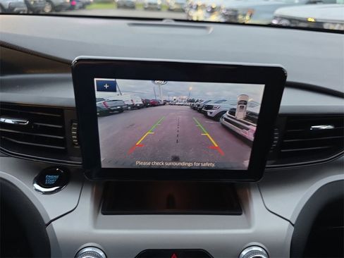 Used 2024 Ford Explorer XLT image 26