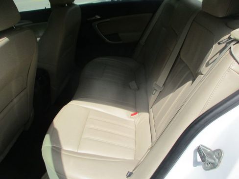 Used 2013 Buick Regal Premium FWD image 8