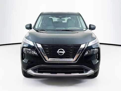 Used 2023 Nissan Rogue S image 2