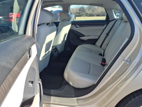 Used 2018 Honda Accord EX-L image 17